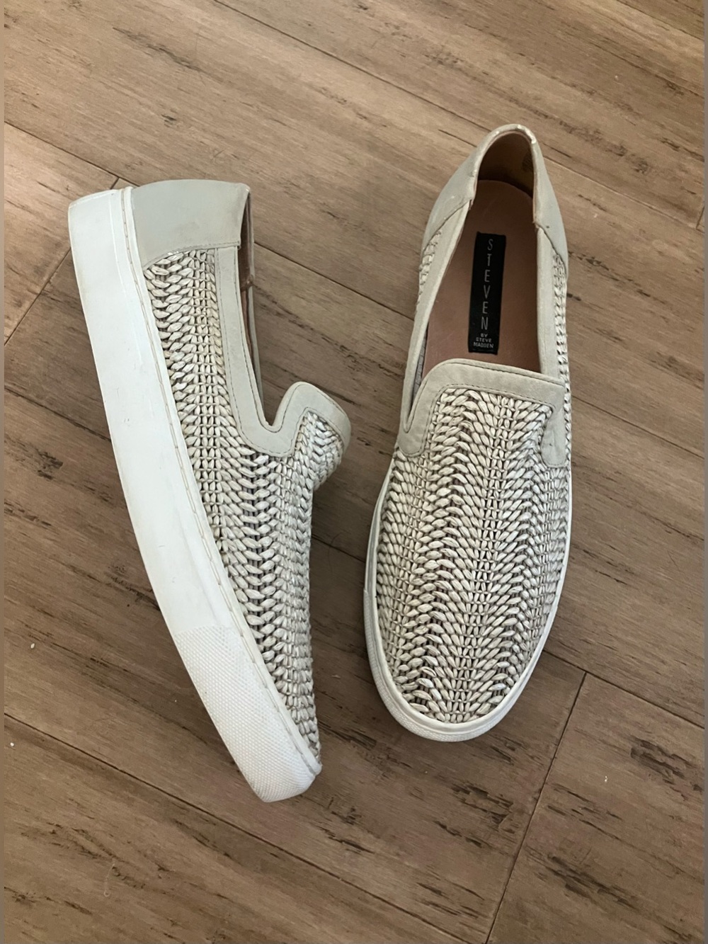 Steve Madden leather ventilated cream women’s platform loafers size 10